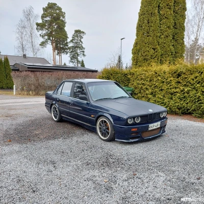 BMW 320 1988, photo 1/16