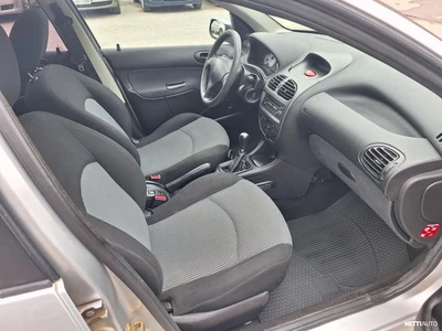 Peugeot 206 2004, photo 6/8