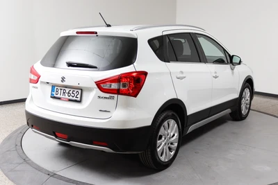 Suzuki SX4 S-Cross 2016, photo 3/4