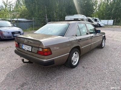 Mercedes-Benz 200 200D 1992, photo 5/13