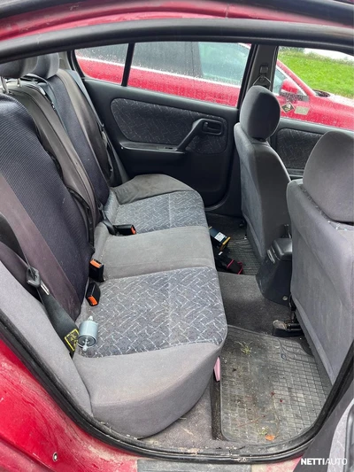 Nissan Primera 1997, photo 7/8