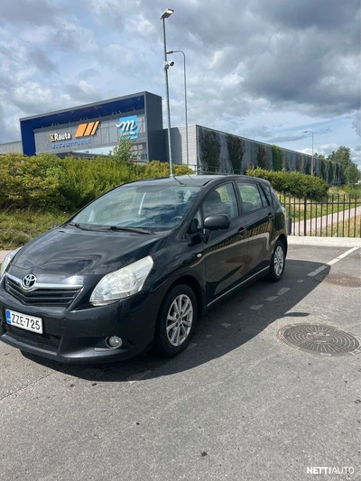 Toyota Verso 2011, photo 2/14