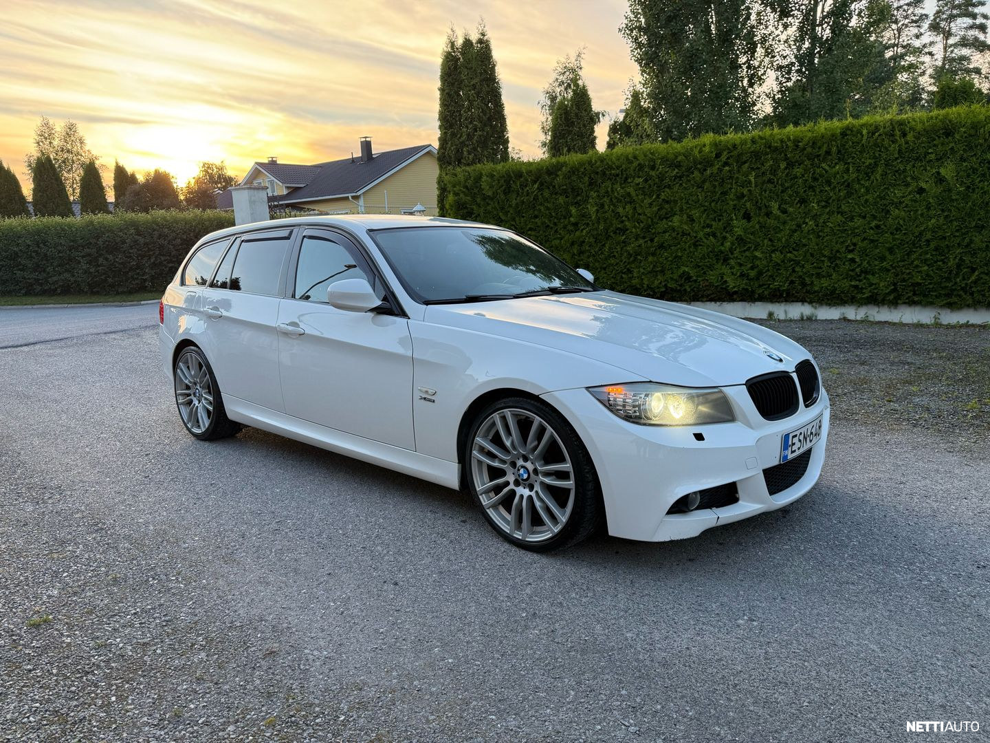 BMW 330