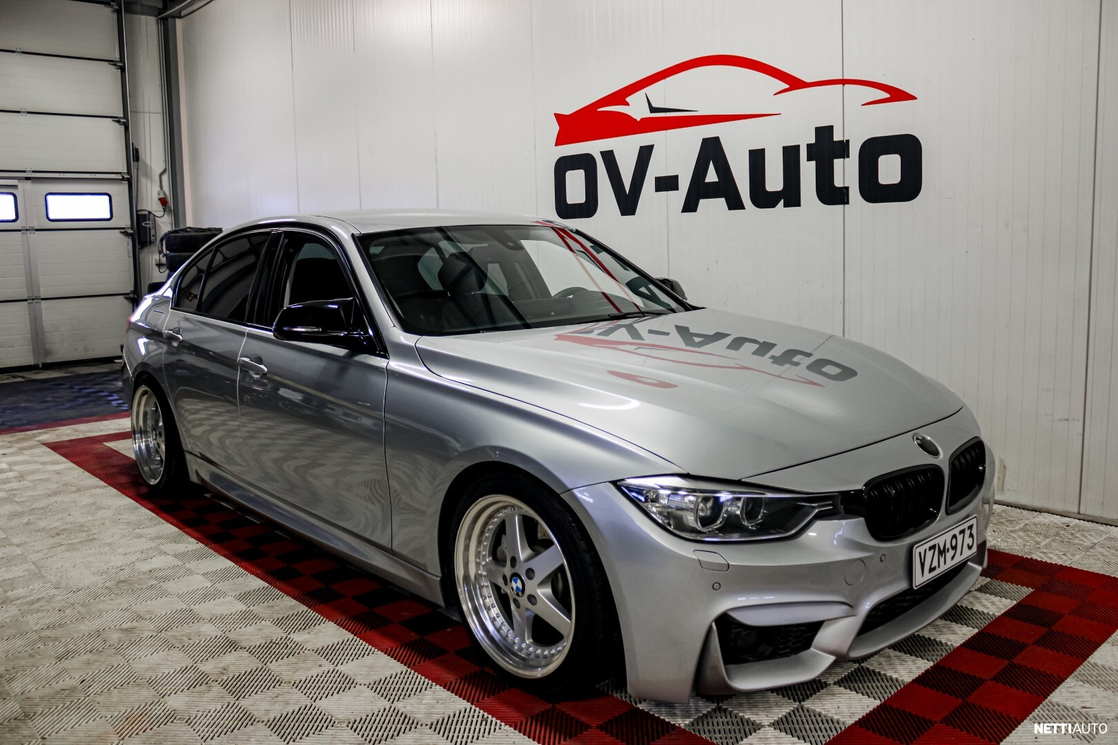 BMW 335
