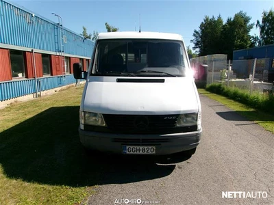Mercedes-Benz 212 1997, kuva 2/10