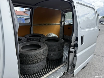 Toyota Hiace 2,5 D-4D 100 5ov pitkä 4WD 2004, kuva 6/15