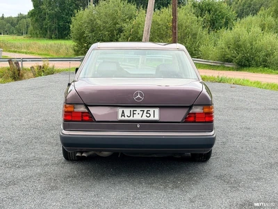 Mercedes-Benz 300 1992, kuva 6/22