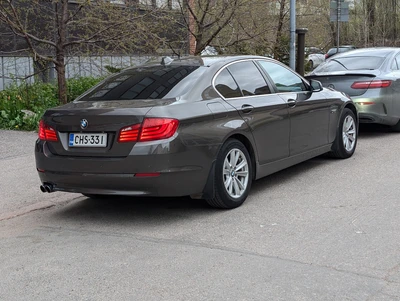 BMW 520 A F10 Sedan Business 2010, kuva 3/10