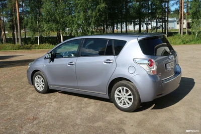Toyota Verso 2011, photo 4/10