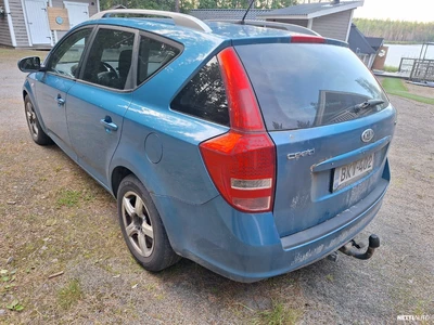 Kia Ceed 1,6 CRDi Active SW A/T 2010, kuva 3/5