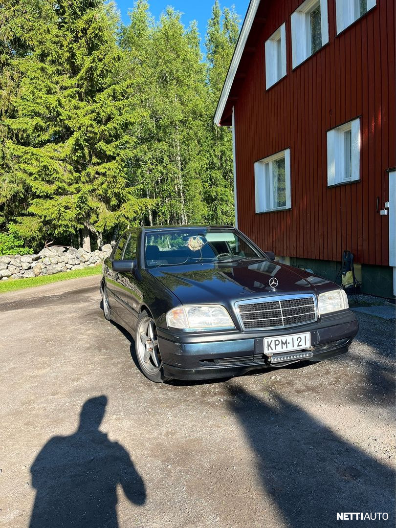 Mercedes-Benz C 180