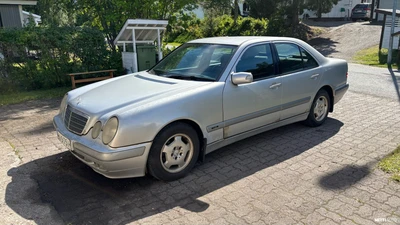 Mercedes-Benz E 200 2000, photo 3/9
