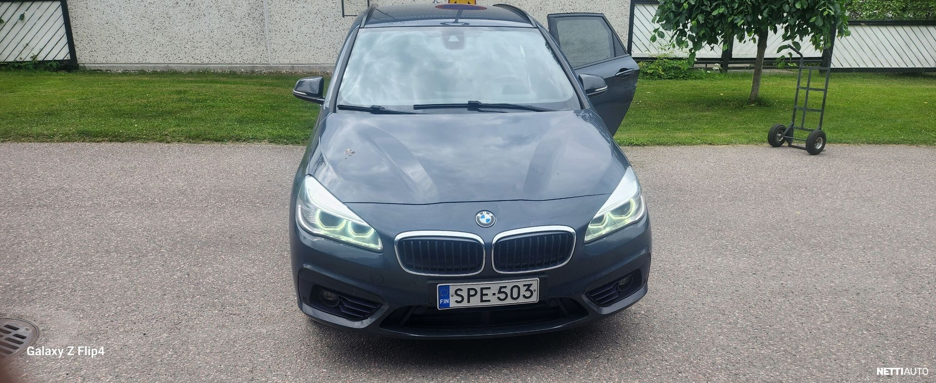 BMW 225