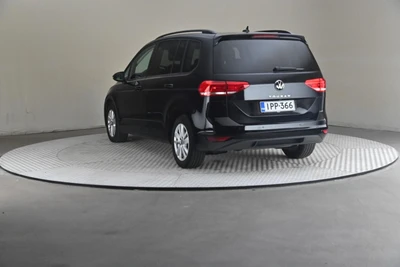 Volkswagen Touran 2022, photo 2/10