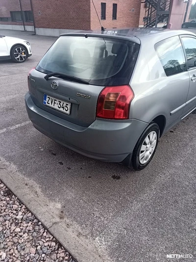 Toyota Corolla 2004, photo 3/4