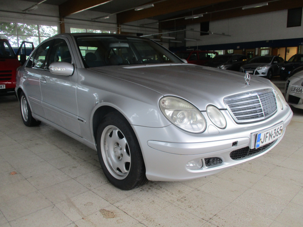 Mercedes-Benz E 200