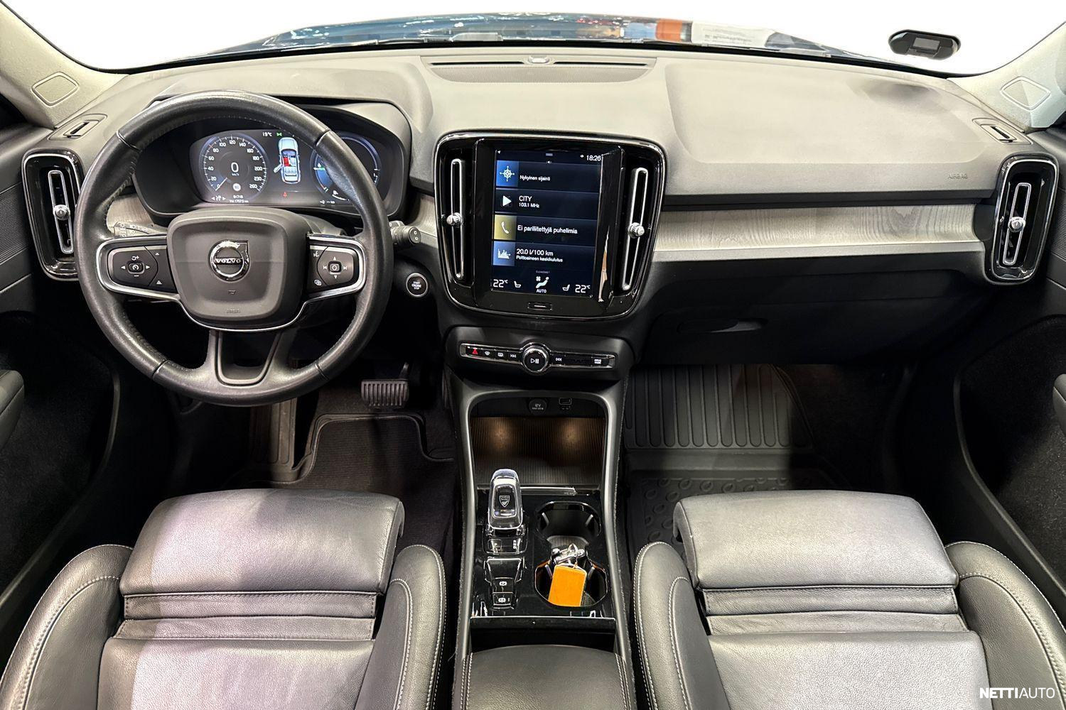 Volvo XC40 2021, photo 7/36