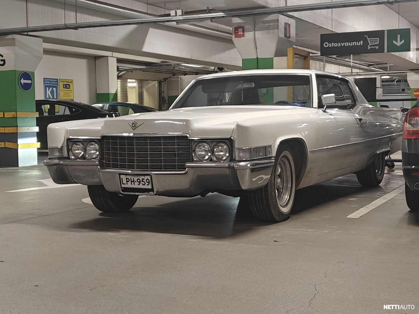 Cadillac De Ville