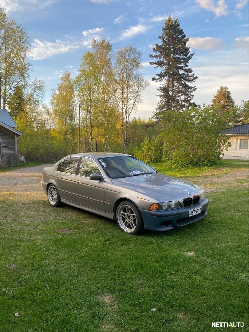 BMW 525