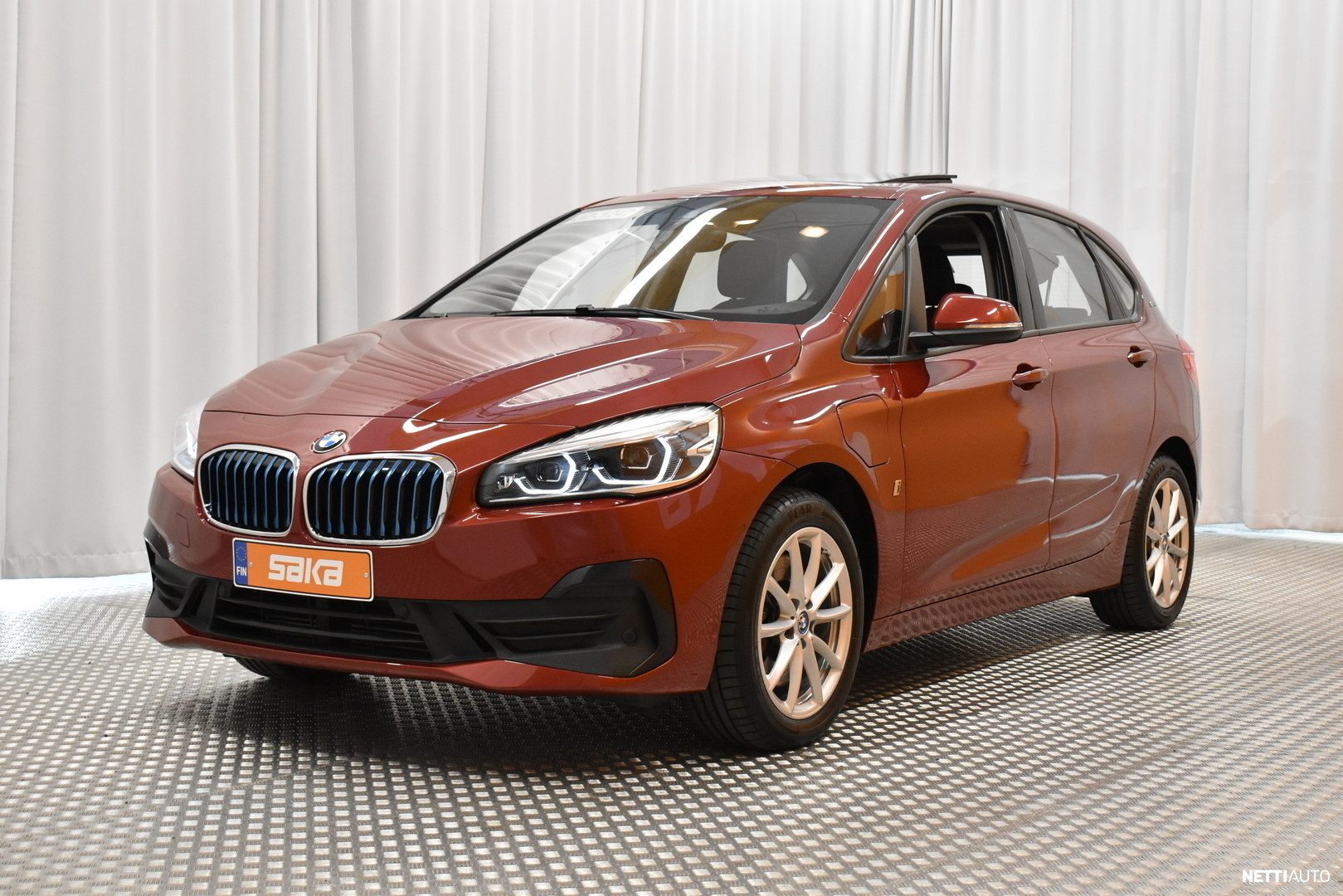 BMW 225