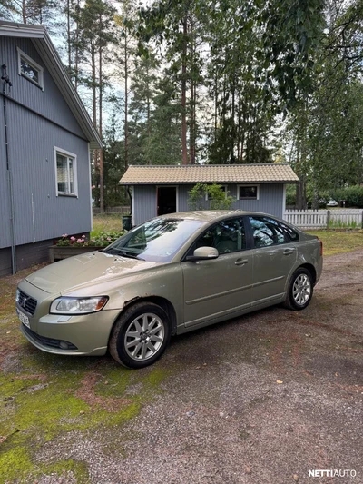 Volvo S40 1,6D (110 hv) Momentum man 2008, kuva 7/10