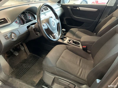 Volkswagen Passat 2011, photo 6/14