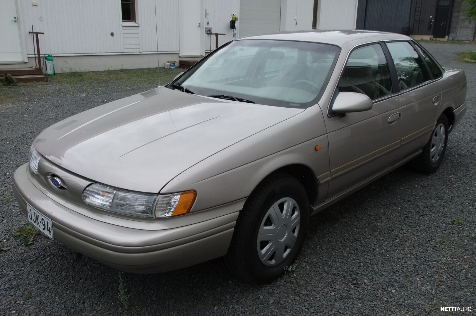 Ford Taurus