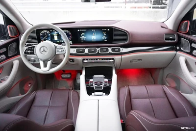 Mercedes-Benz GLS 2023, photo 6/21