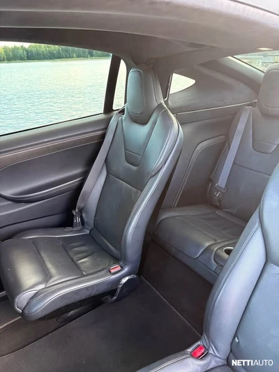 Tesla Model X 90D 2016, photo 6/8
