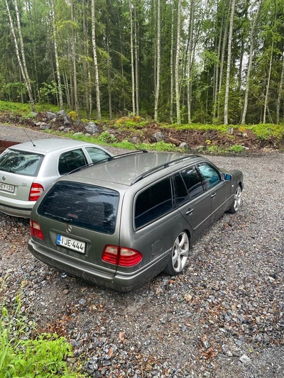 Mercedes-Benz E 1999, kuva 4/13