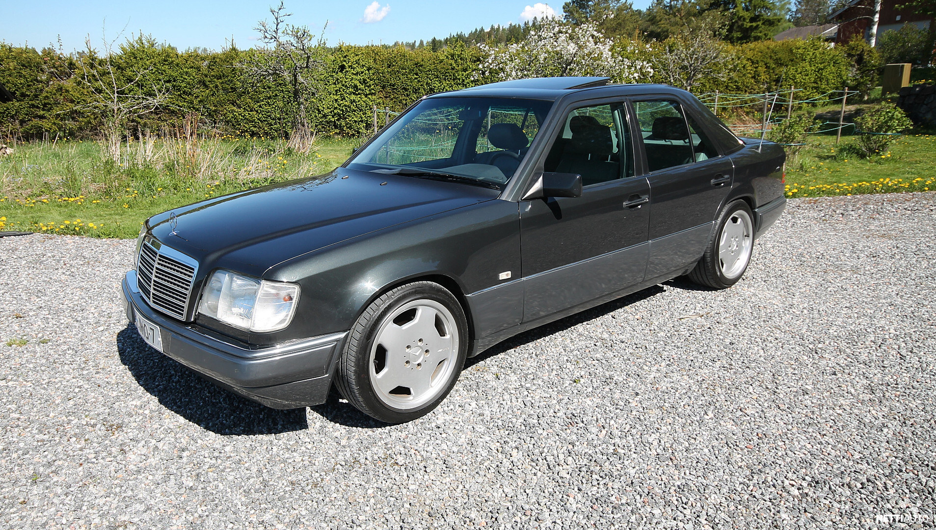 Mercedes-Benz E