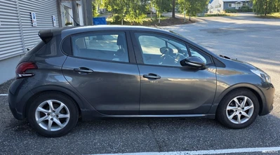 Peugeot 208 2015, photo 3/23