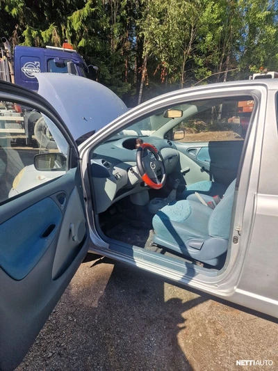 Toyota Yaris 2000, photo 3/6