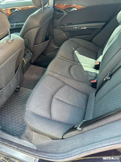 Mercedes-Benz E 220 2002, kuva 4/9