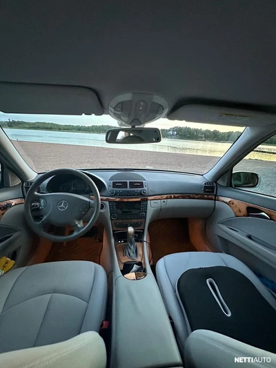 Mercedes-Benz E 2005, photo 2/11