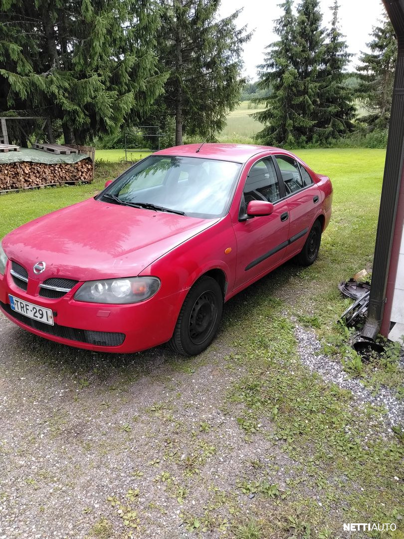 Nissan Almera