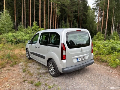 Peugeot Partner Tepee Active VTi 120 2012, photo 5/18