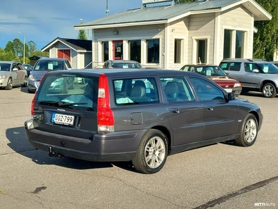 Volvo V70 2.5T 210hv Bensa Autom.Farm. 2006, kuva 4/27