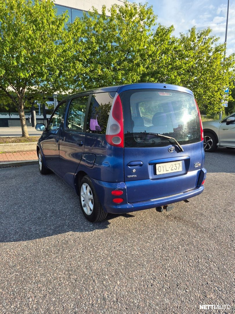 Toyota Yaris Verso 2001, photo 2/8