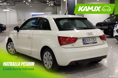 Audi A1 1.6 TDI Attraction S Tronic 2012, photo 2/7