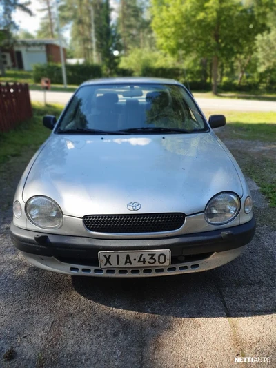 Toyota Corolla E11 1998, kuva 1/9