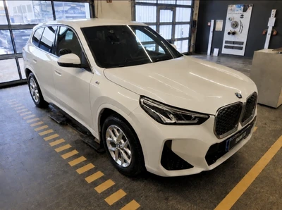 BMW iX1 U11 30 xDrive M-port 2024, photo 1/8