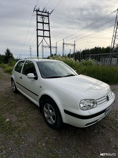 Volkswagen Golf 2002, kuva 1/6