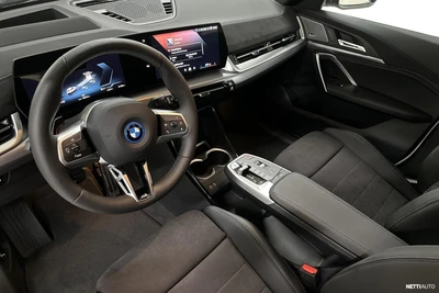 BMW iX1 2026, photo 7/25