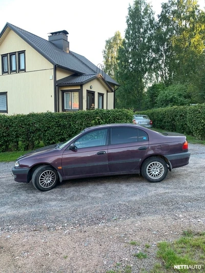 Toyota Avensis 2000, photo 2/16