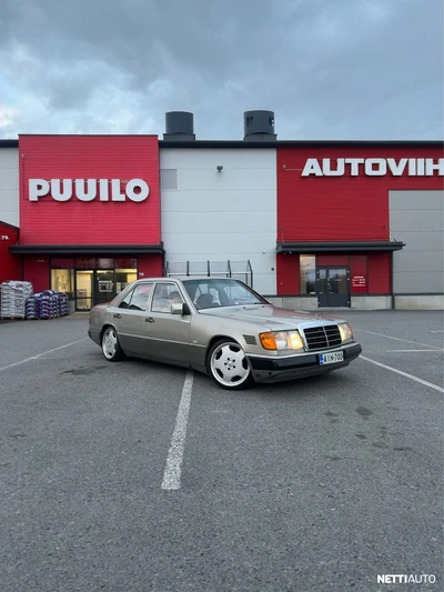 Mercedes-Benz 300 W124 1991, photo 2/5
