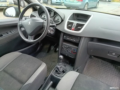 Peugeot 207 2006, photo 7/8