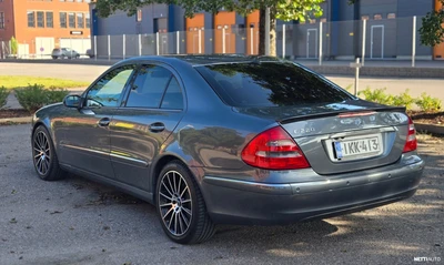 Mercedes-Benz E 2004, kuva 6/10