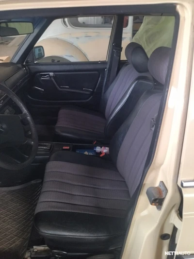 Mercedes-Benz 250 250 automatic 4d sedan 1980, kuva 7/10