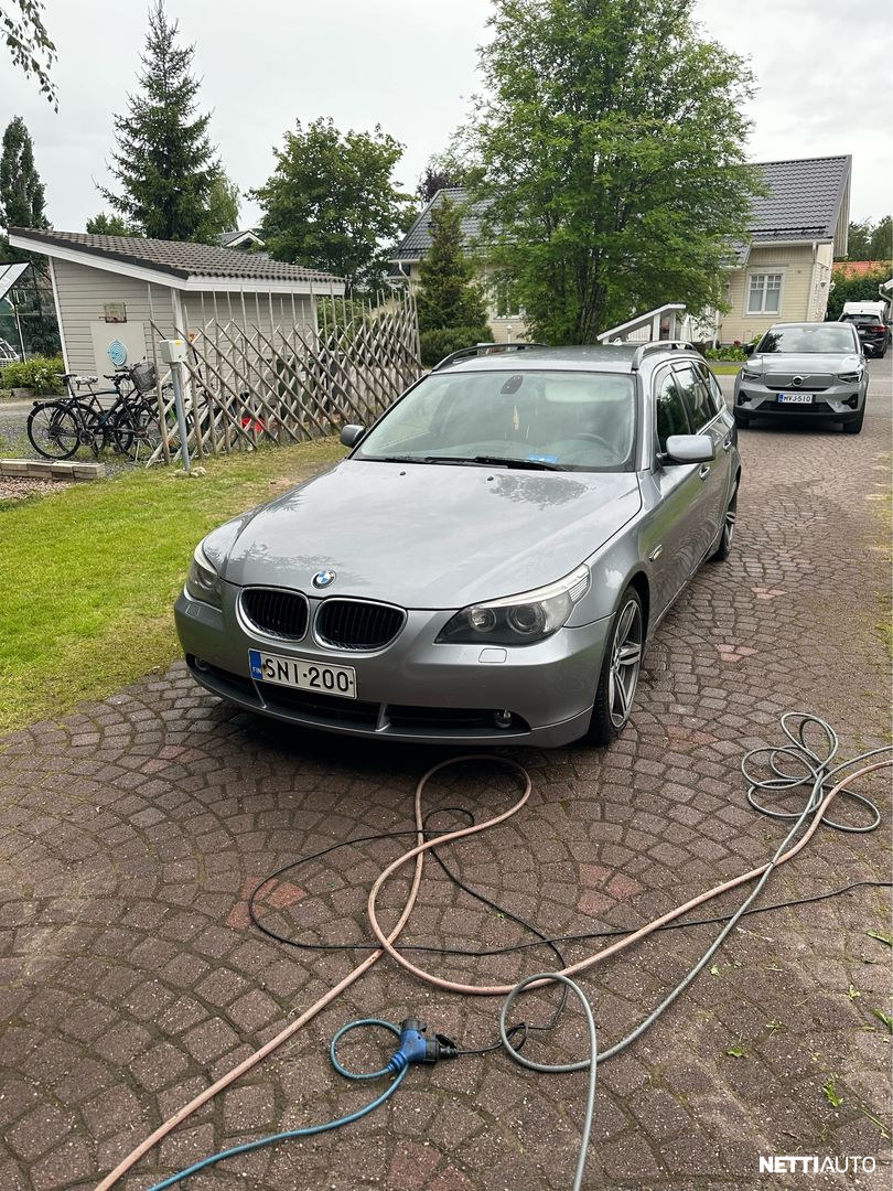 BMW 525